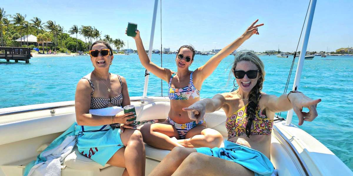 Luxury Private Boat Charter Palm Beach | Private Yacht Cruises & Boat Rentals